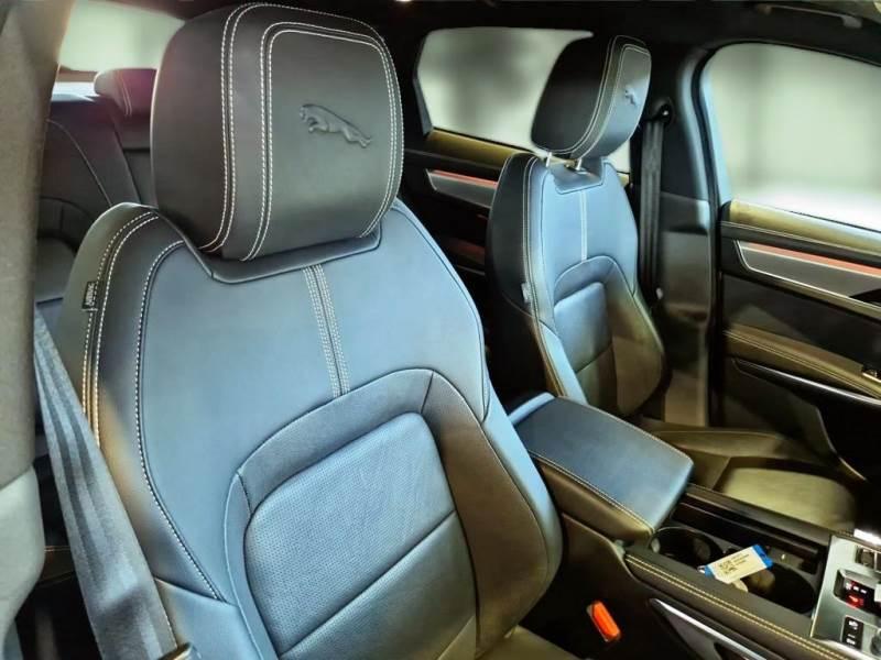Jaguar F-Pace 2.0d i4 mhev R-Dynamic SE awd 204cv auto