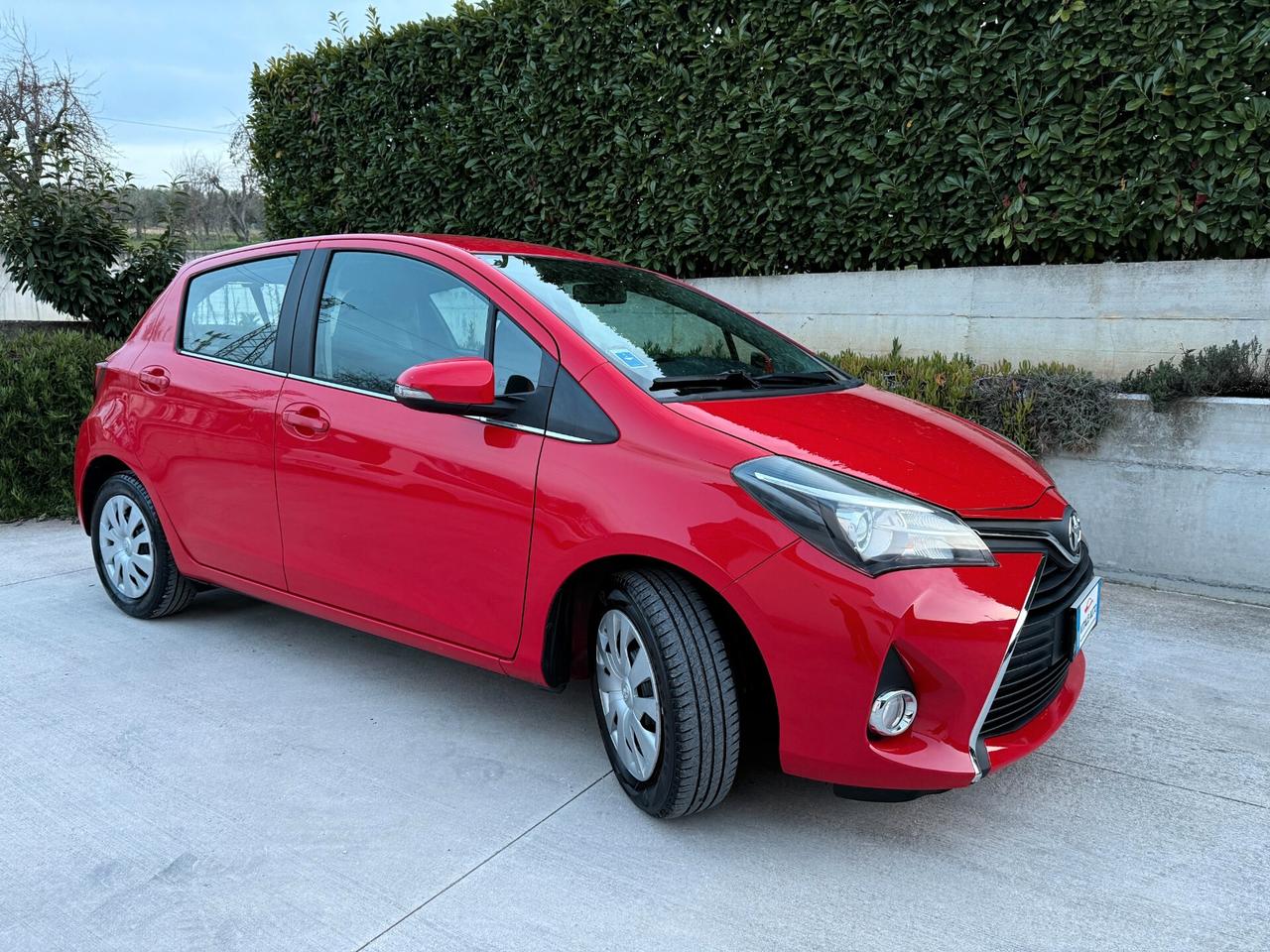 oyota Yaris 1.0 Benzina Lounge 70 Cv adatta neopatentati