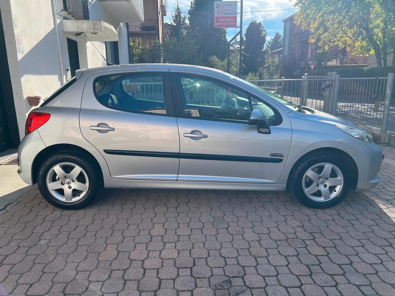 Peugeot 207 1.4 77.000KM OK NEOPATENTATI