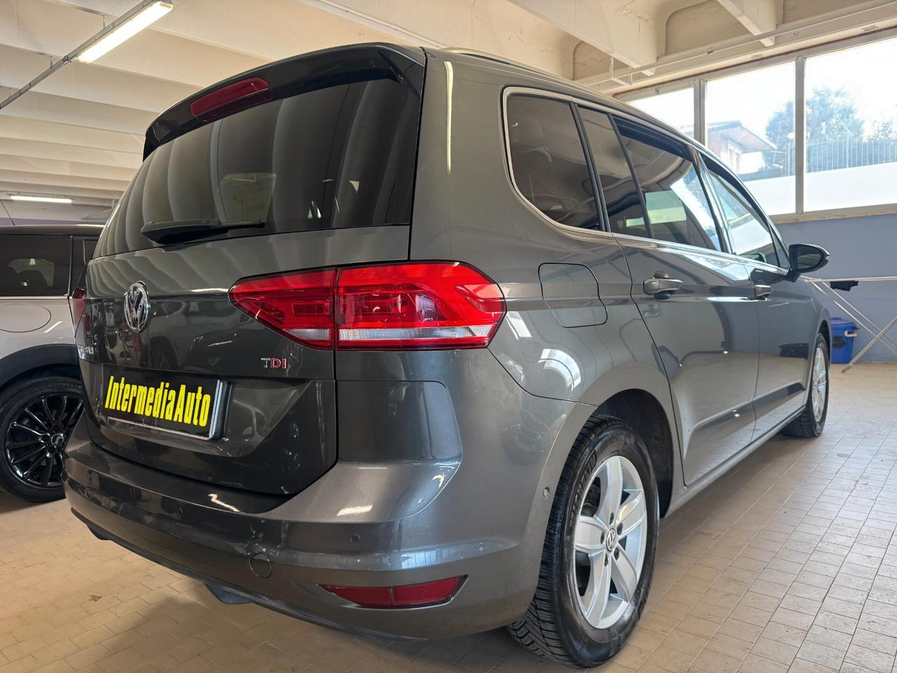 Volkswagen Touran 1.6 TDI Highline Technology 7 posti