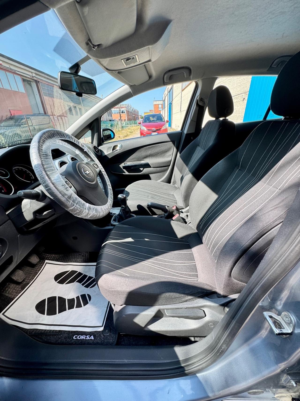 Opel Corsa 1.2 5 porte Easytronic Cosmo