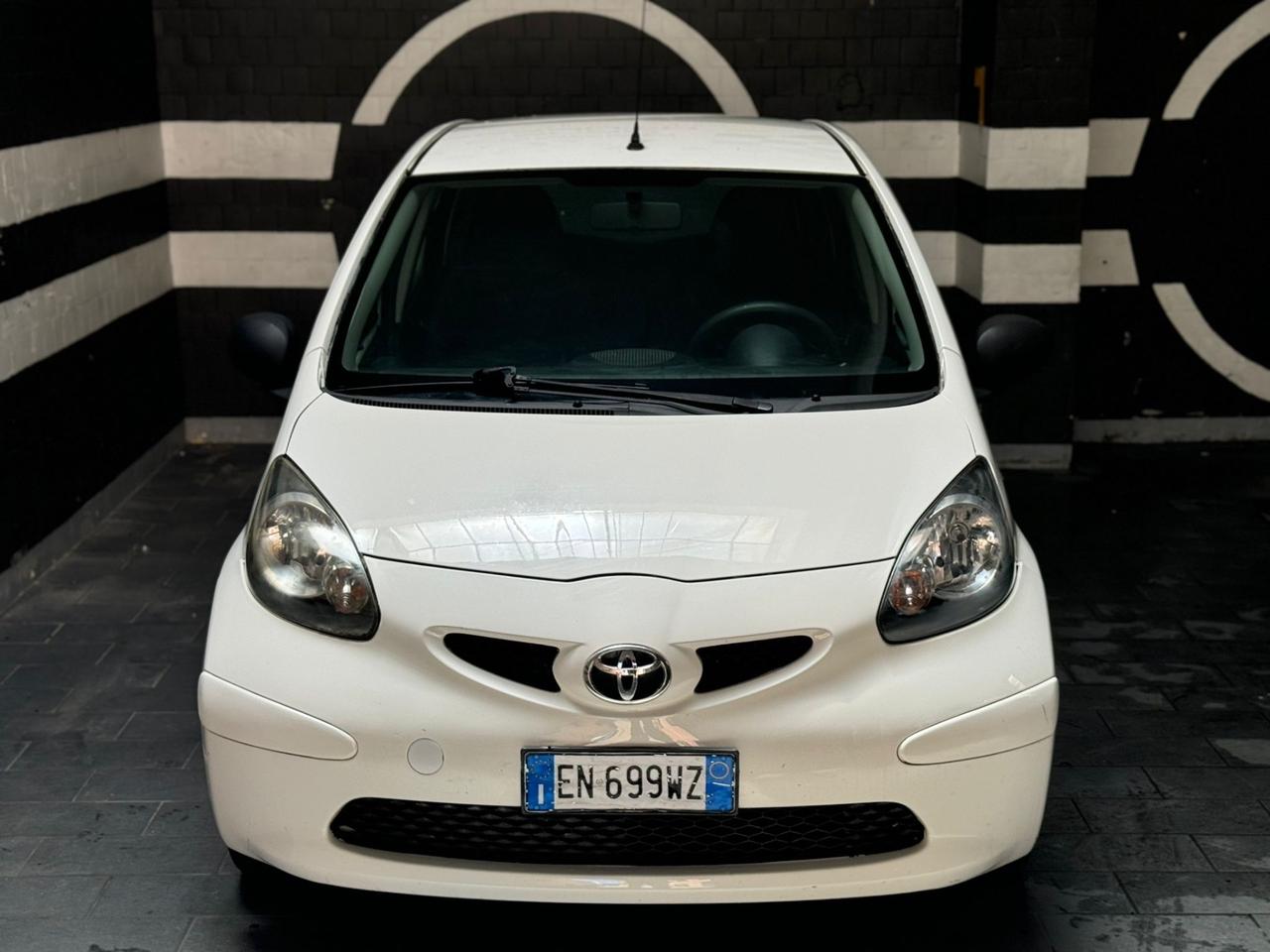 Toyota Aygo 1.0 12V VVT-i 5 porte Lounge Connect MMT