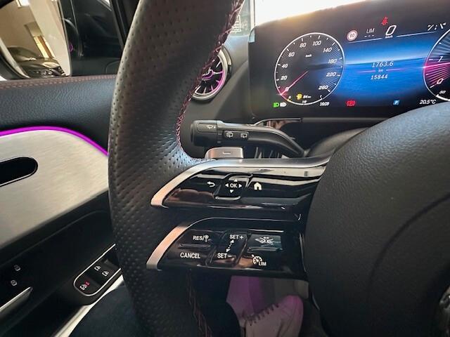 Mercedes-benz GLA 180 AMG Line Premium 15.000KM PARI NUOVO