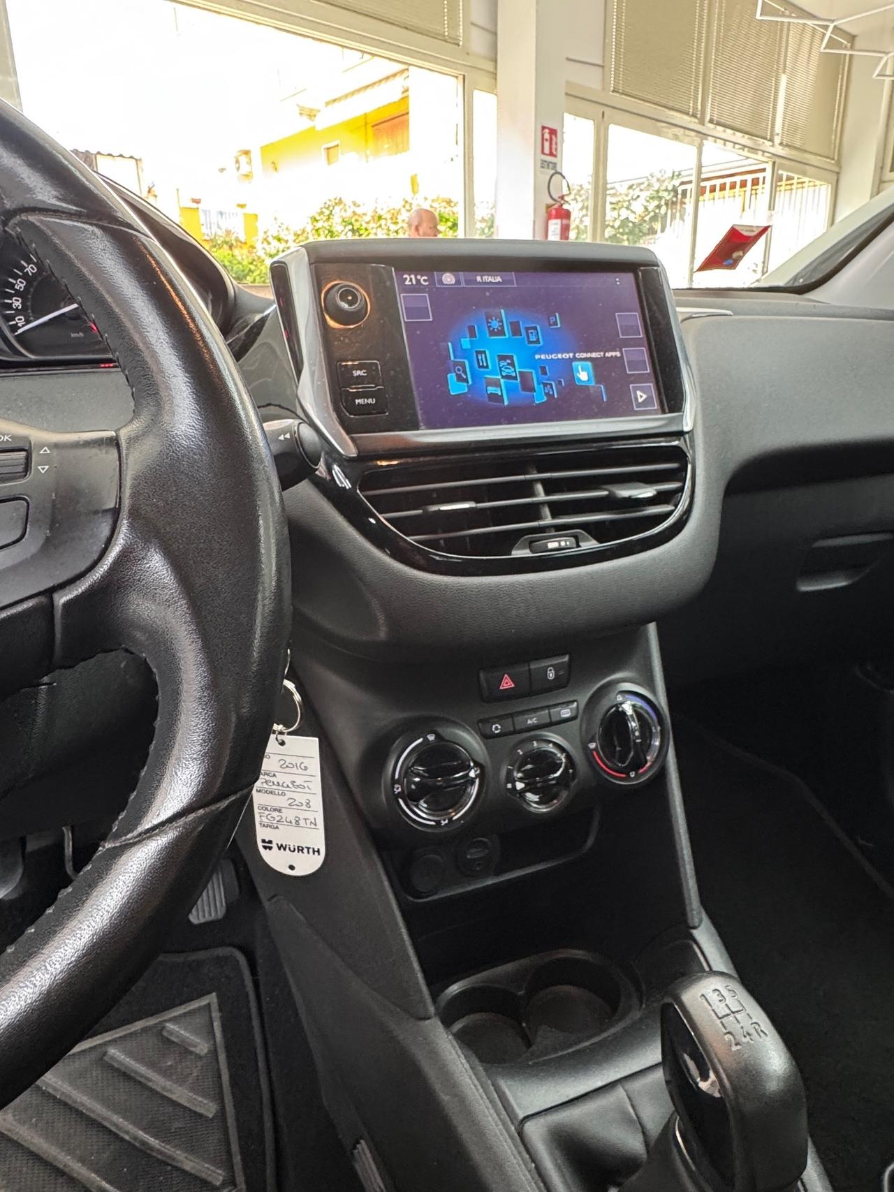 Peugeot 208 PureTech 82 5 porte Allure