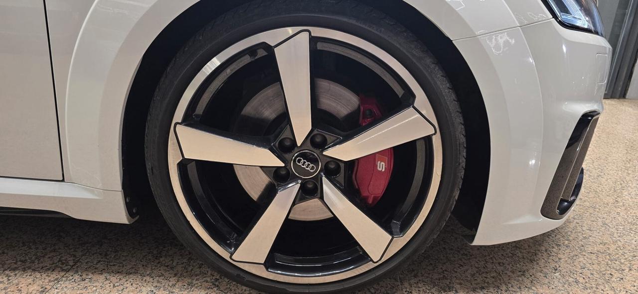 Audi TT TTS Coupé TFSI quattro S tronic