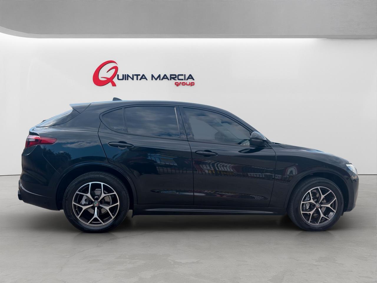 Alfa Romeo Stelvio 2.2 190 CV AT8 Q4 TOTAL BLACK
