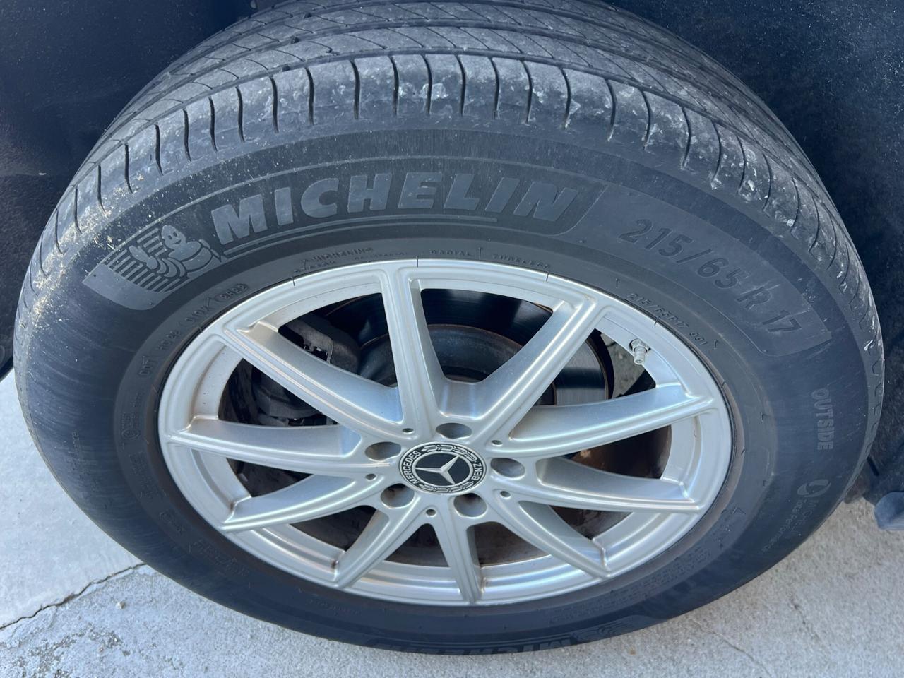 Mercedes-benz GLA 180 d Business FINANZIABILE