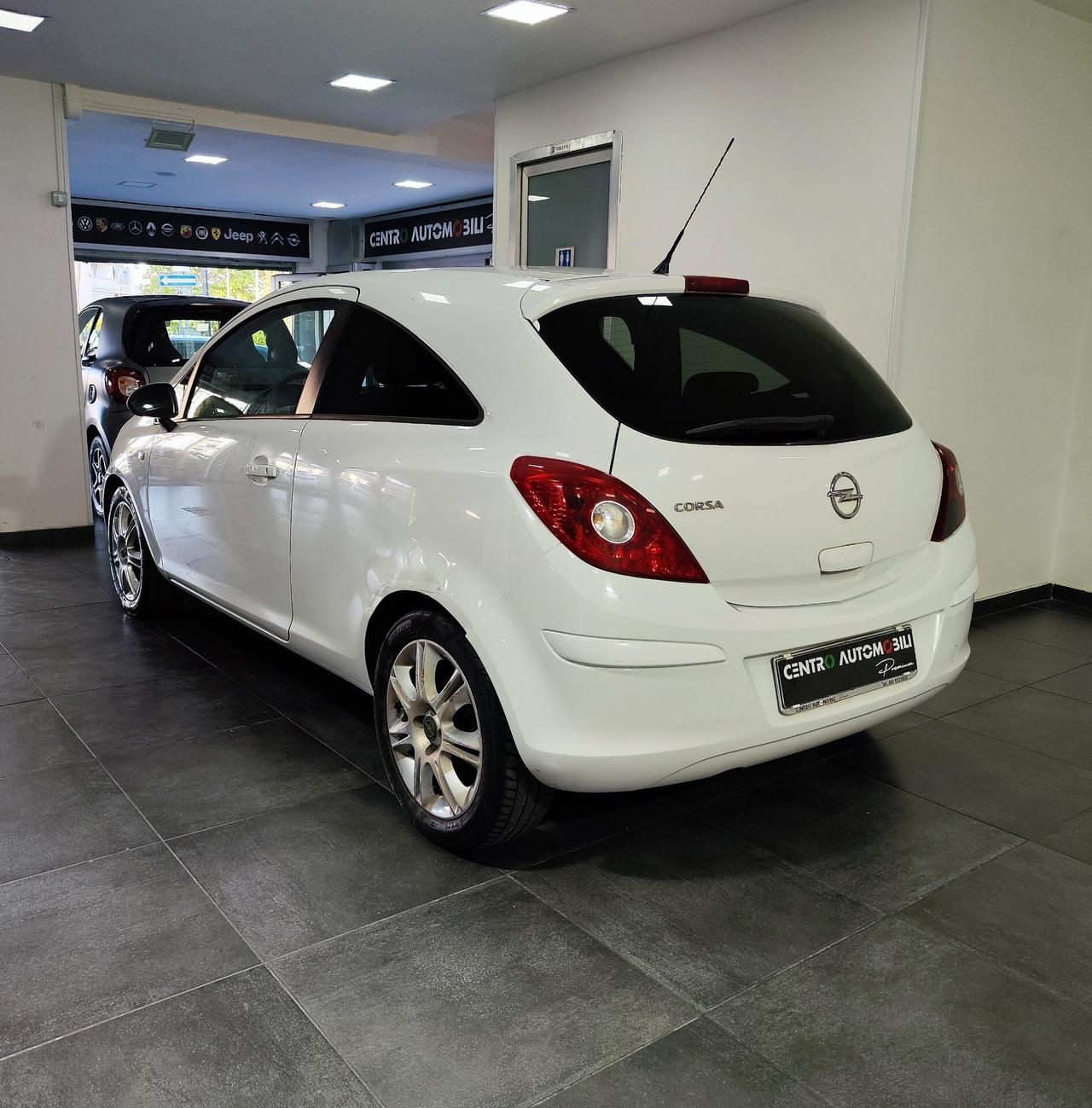 Opel Corsa 1.2 86CV 5 porte GPL-TECH Ecotec