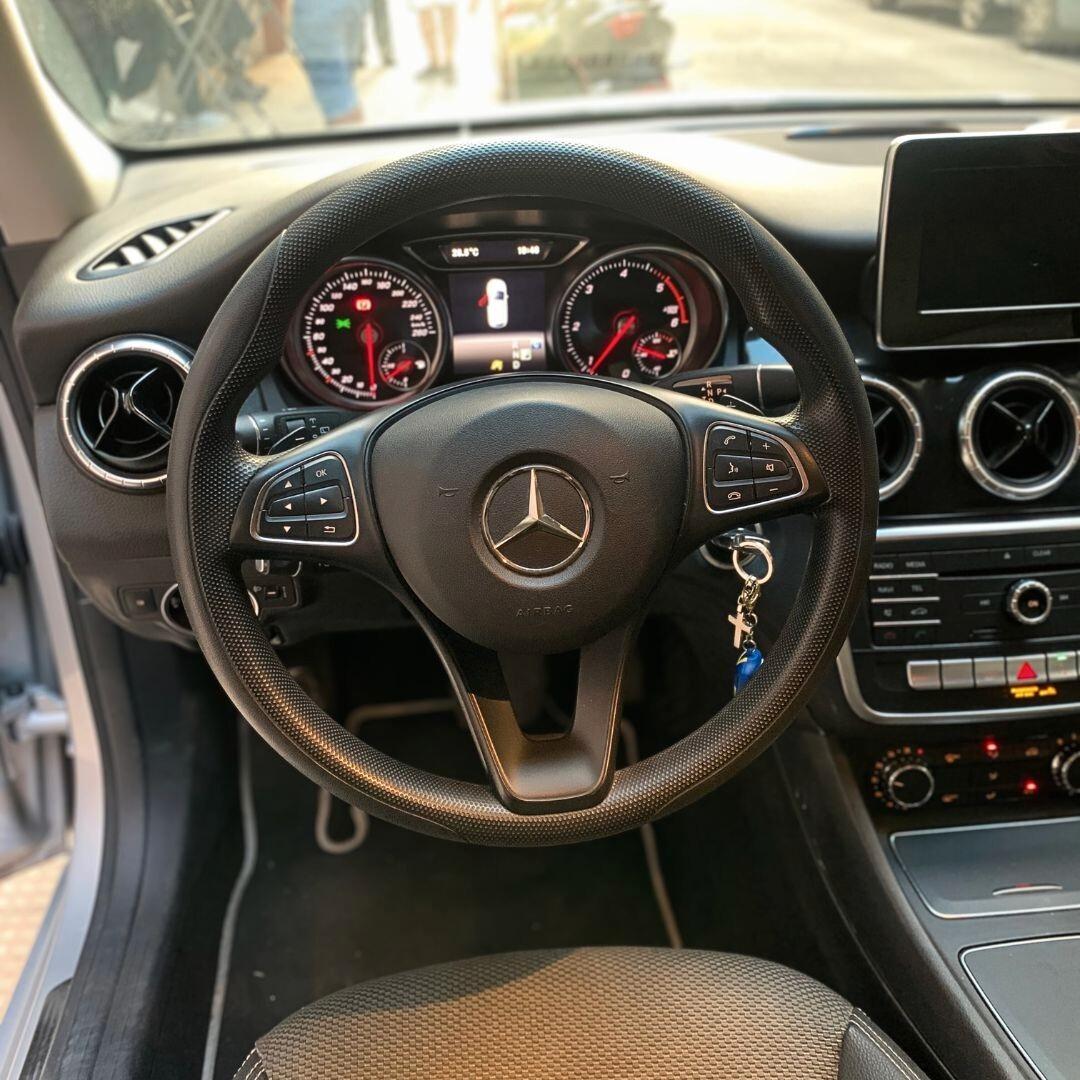 Mercedes-benz CLA 180 D