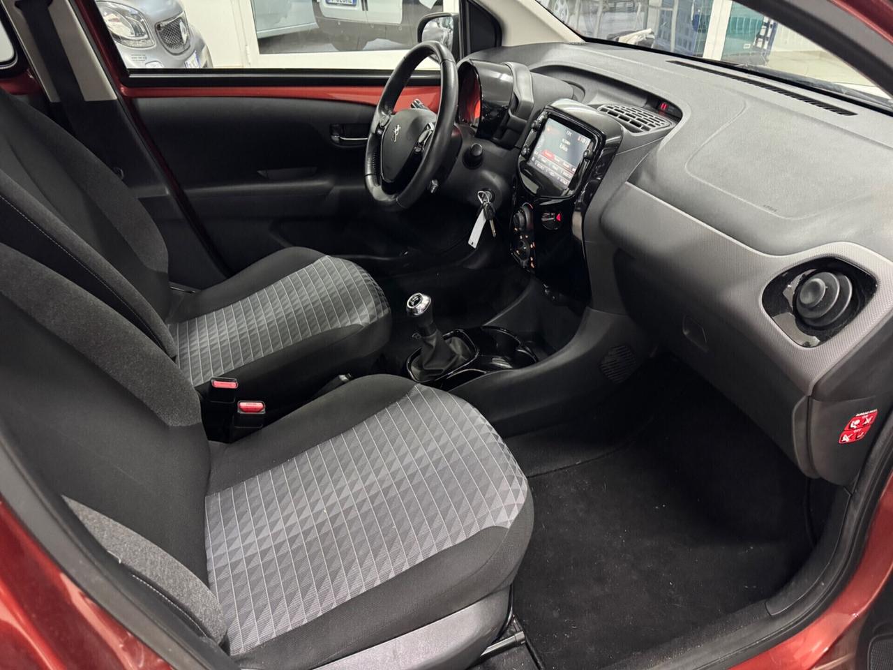 Peugeot 108 VTi 72 S&S 5 porte Allure