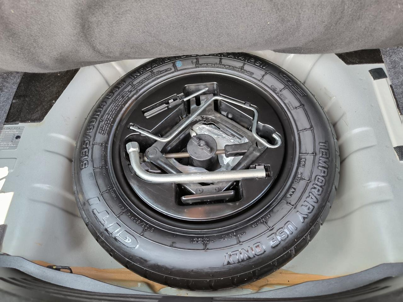 Lancia Ypsilon 1.0 FireFly 5 porte S&S Hybrid Ecochic Silver