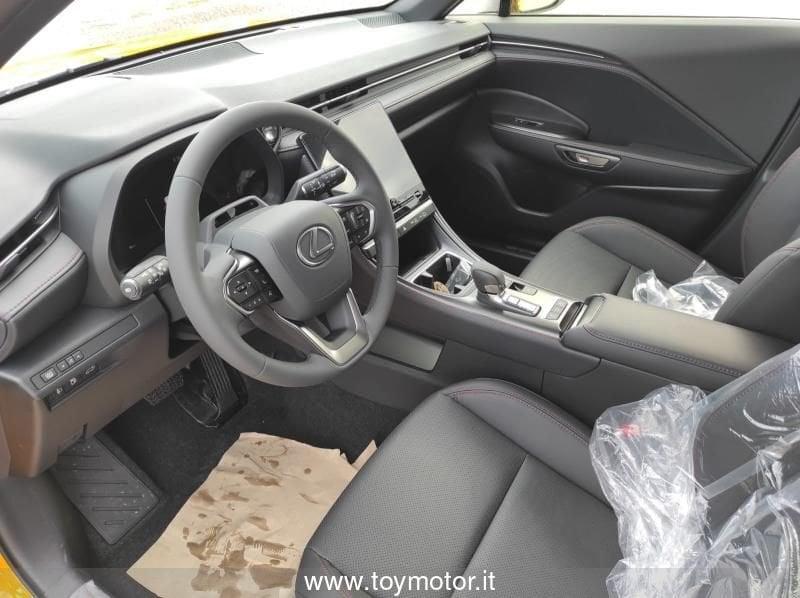 Lexus LBX Hybrid Emotion