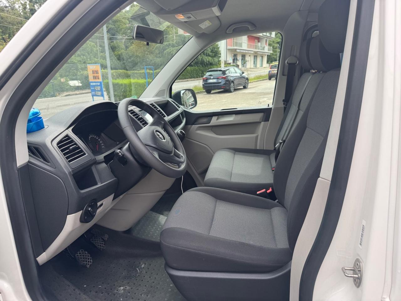 Volkswagen Transporter T6 2.0 TDI 9 posti