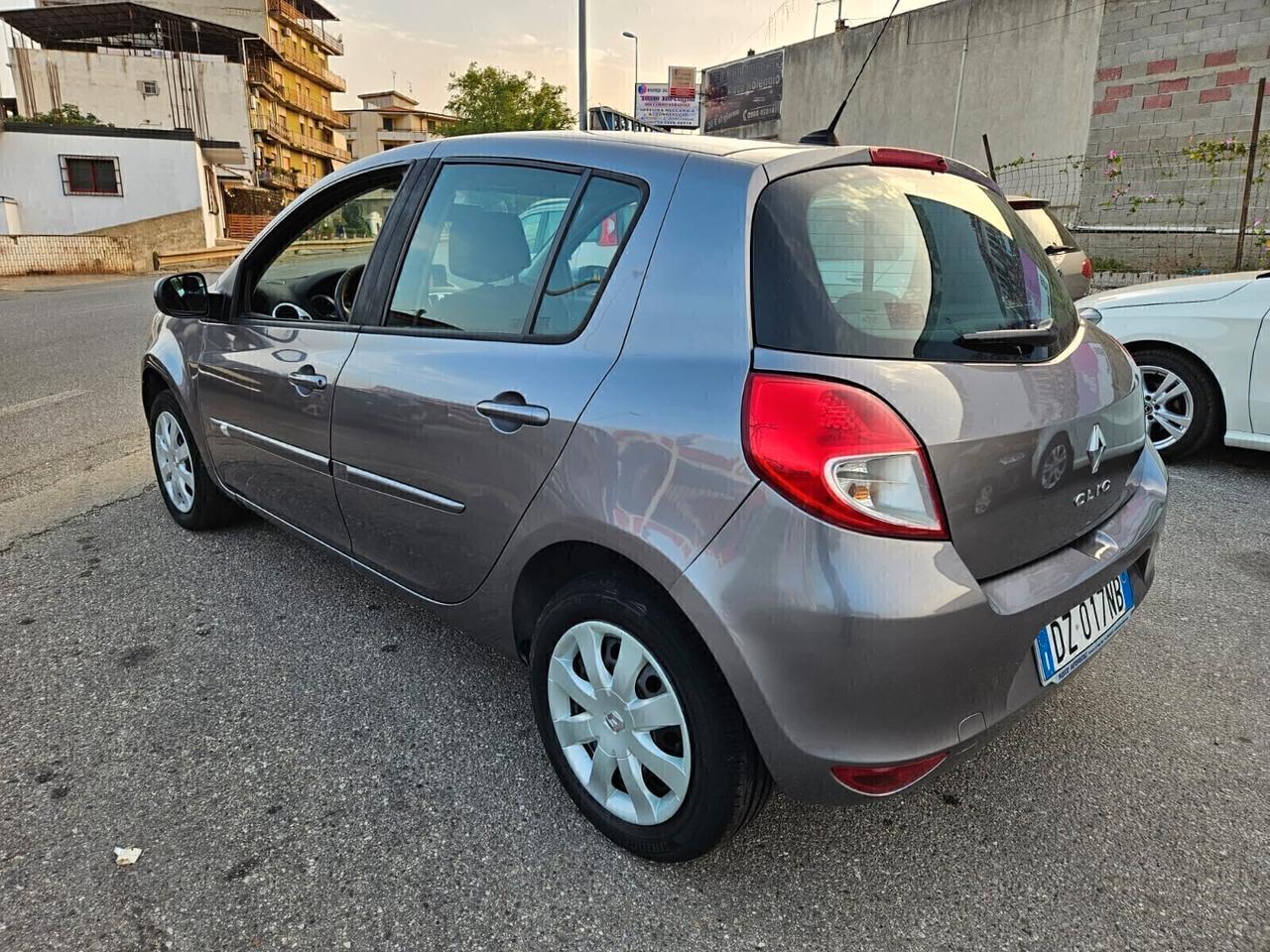 Renault Clio 1.2 16V 5 porte Luxe