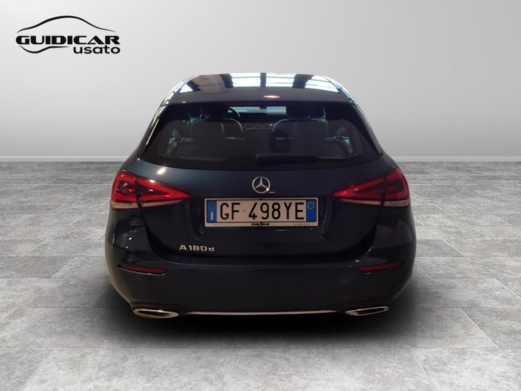 Mercedes-Benz Classe A - W177 2018 - A 180 d Sport auto