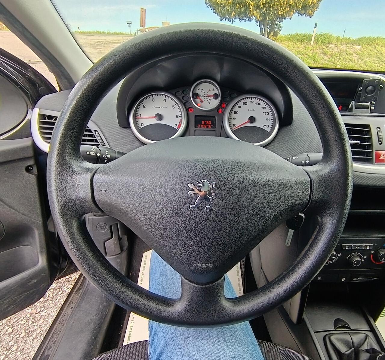 Peugeot 207 1.4 GPL PERMUTA