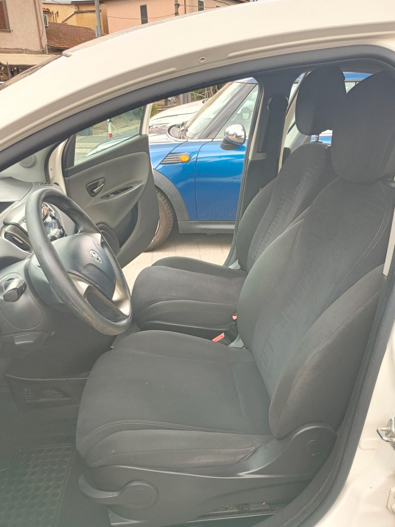 Lancia Ypsilon 1.2 69 CV 5 porte GPL Ecochic Silver