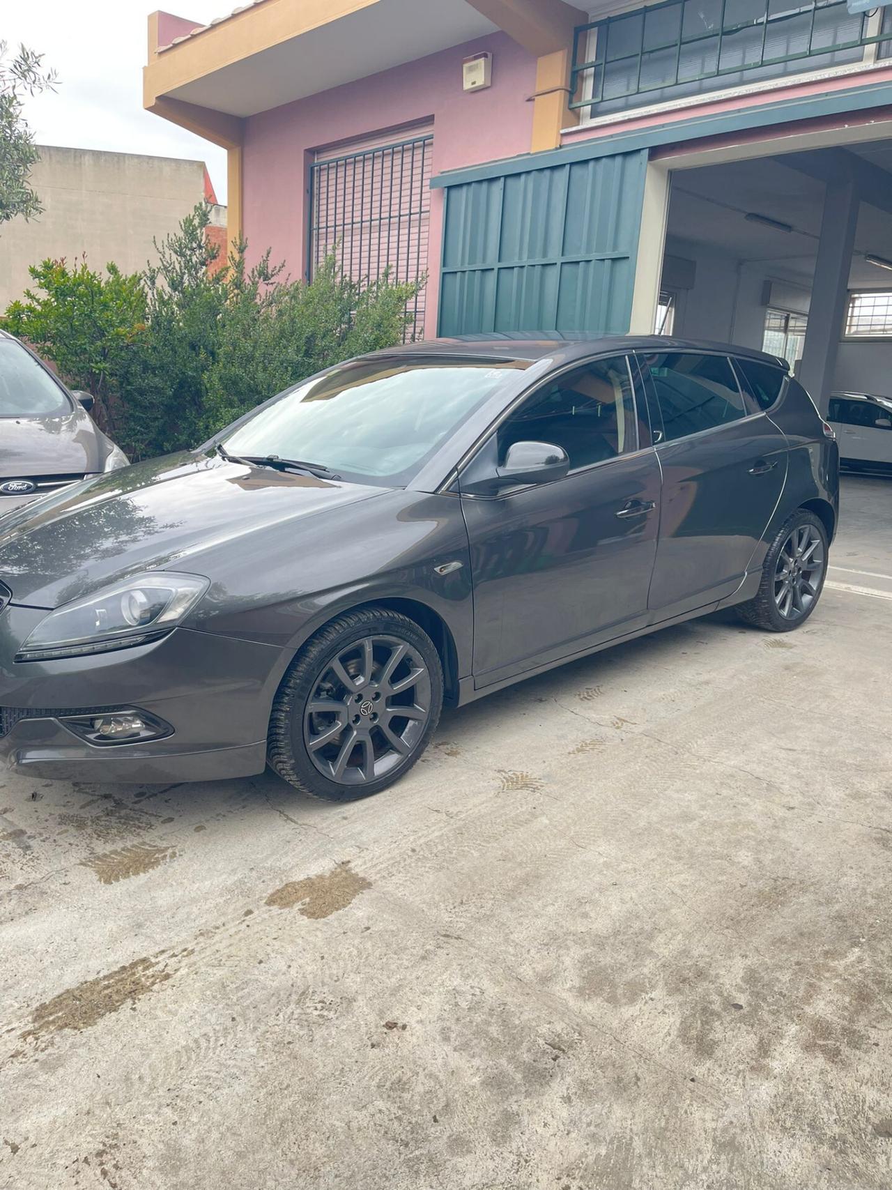 Lancia Delta 1.9 MJT Twinturbo DPF Gold