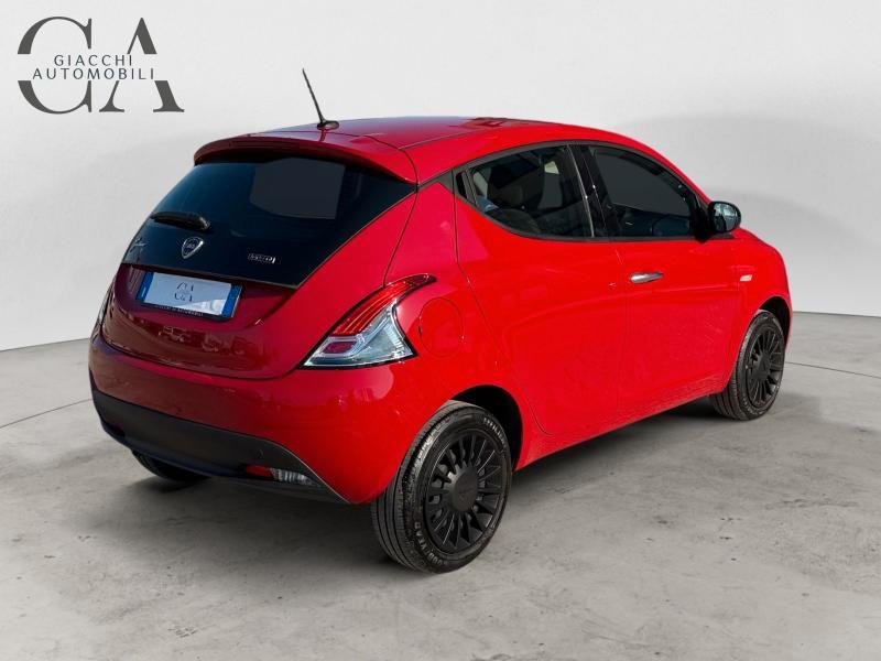 Lancia Ypsilon 1.0 firefly hybrid Silver s&s 70cv