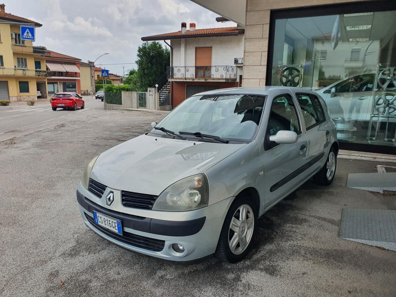 Renault Clio 1.4 16V cat 5 porte Privilège