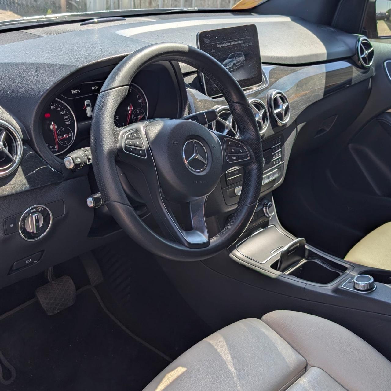 Mercedes-benz B 180 Premium