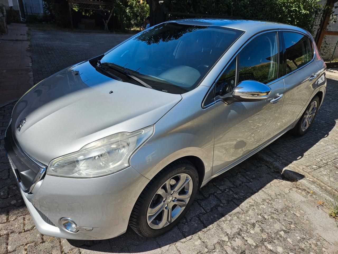 Peugeot 208 PureTech 82 5 porte Allure GPL