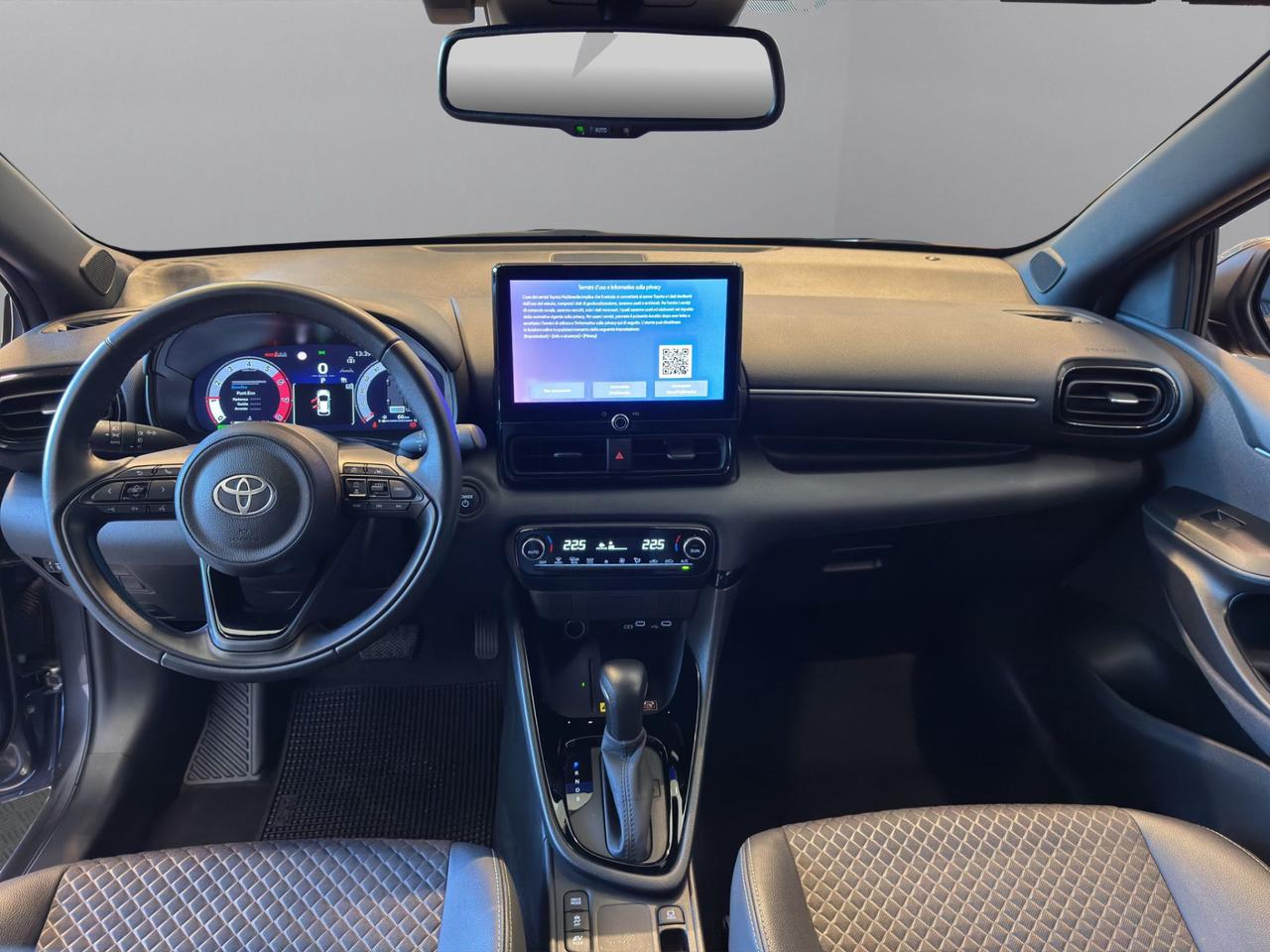 Toyota Yaris 1.5h 130 Lounge