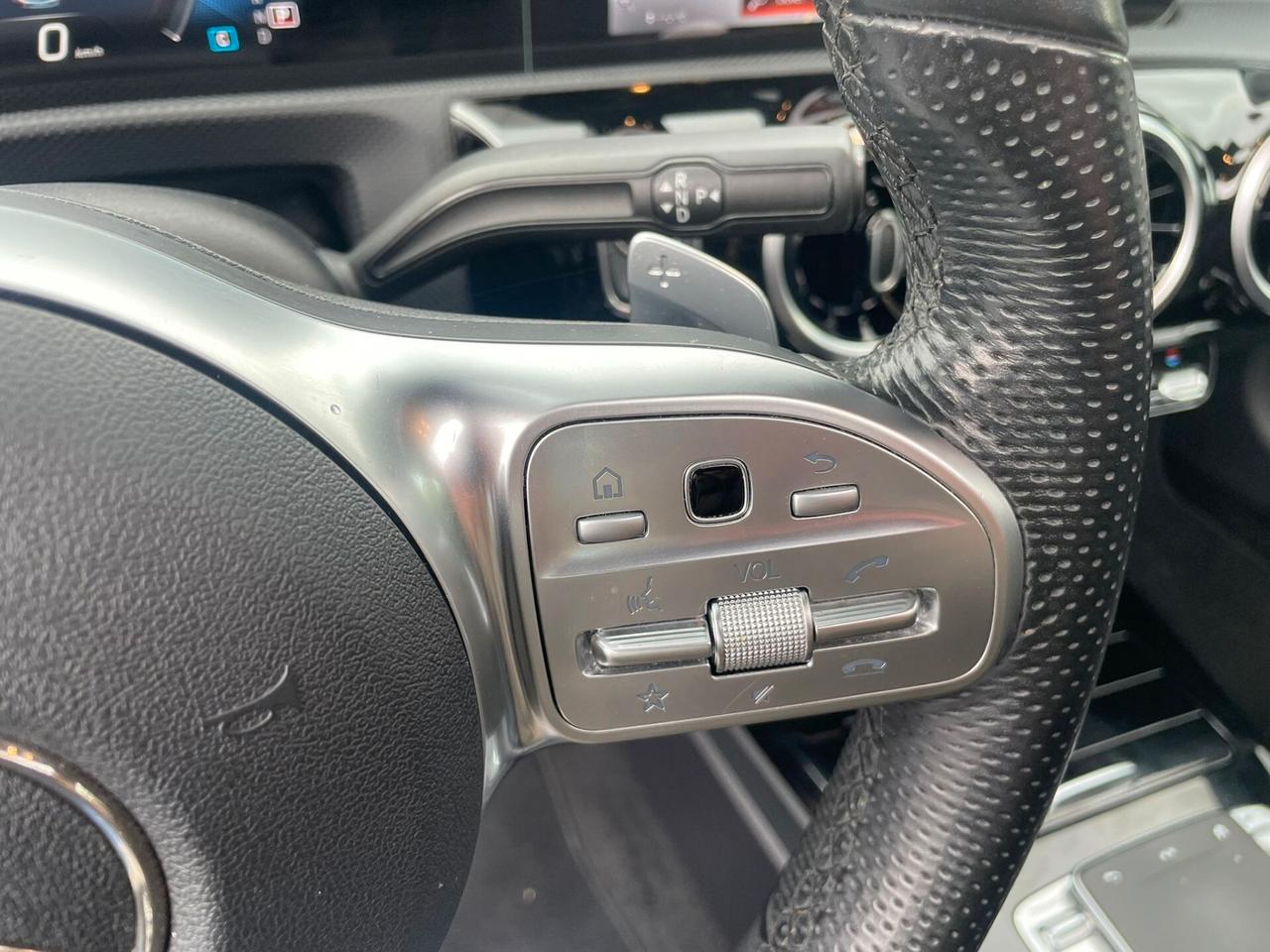 MERCEDES CLASSE A 180d PREMIUM AMG *TETTO*
