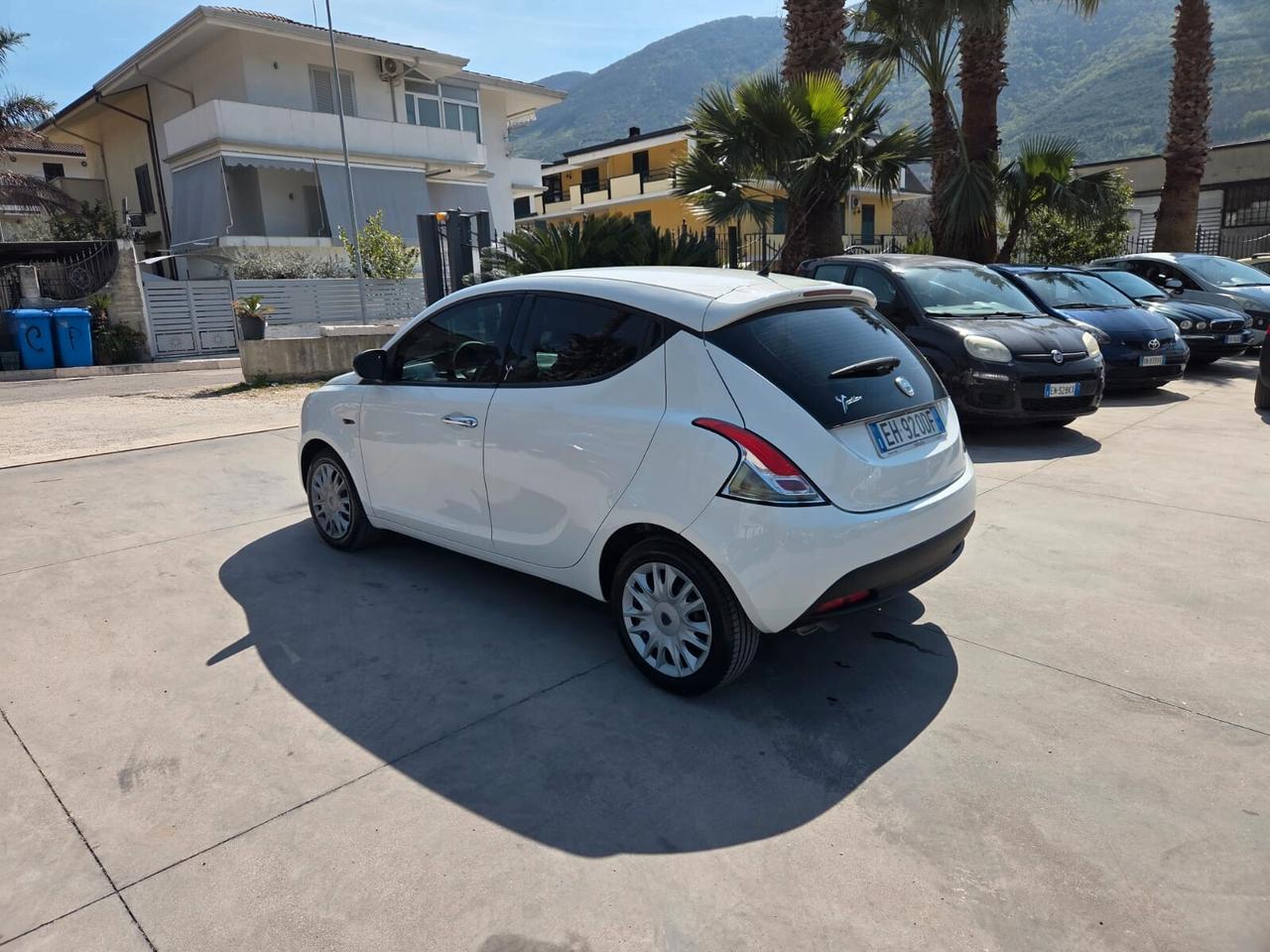 Lancia Ypsilon 1.2 69 CV 5 porte S&S Silver