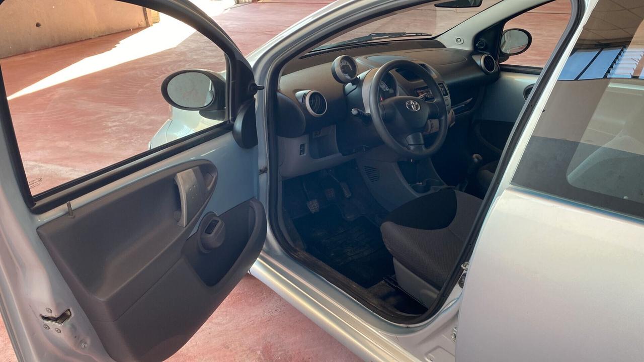 Toyota Aygo 1.0 12V VVT-i 5 porte