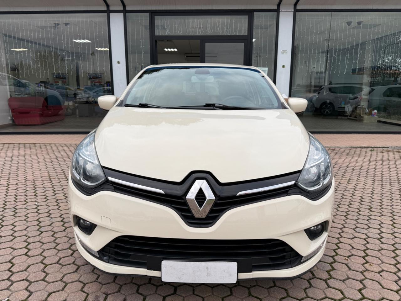 Renault Clio dCi 8V 90CV Start&Stop 82gr 5 porte OK NEOPATENTATI