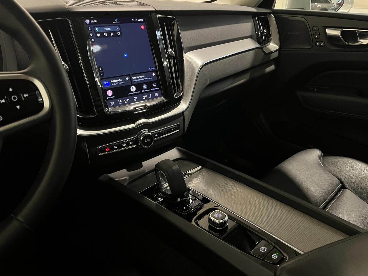 VOLVO XC60 2.0 B4 AUTO INSCRIPTON