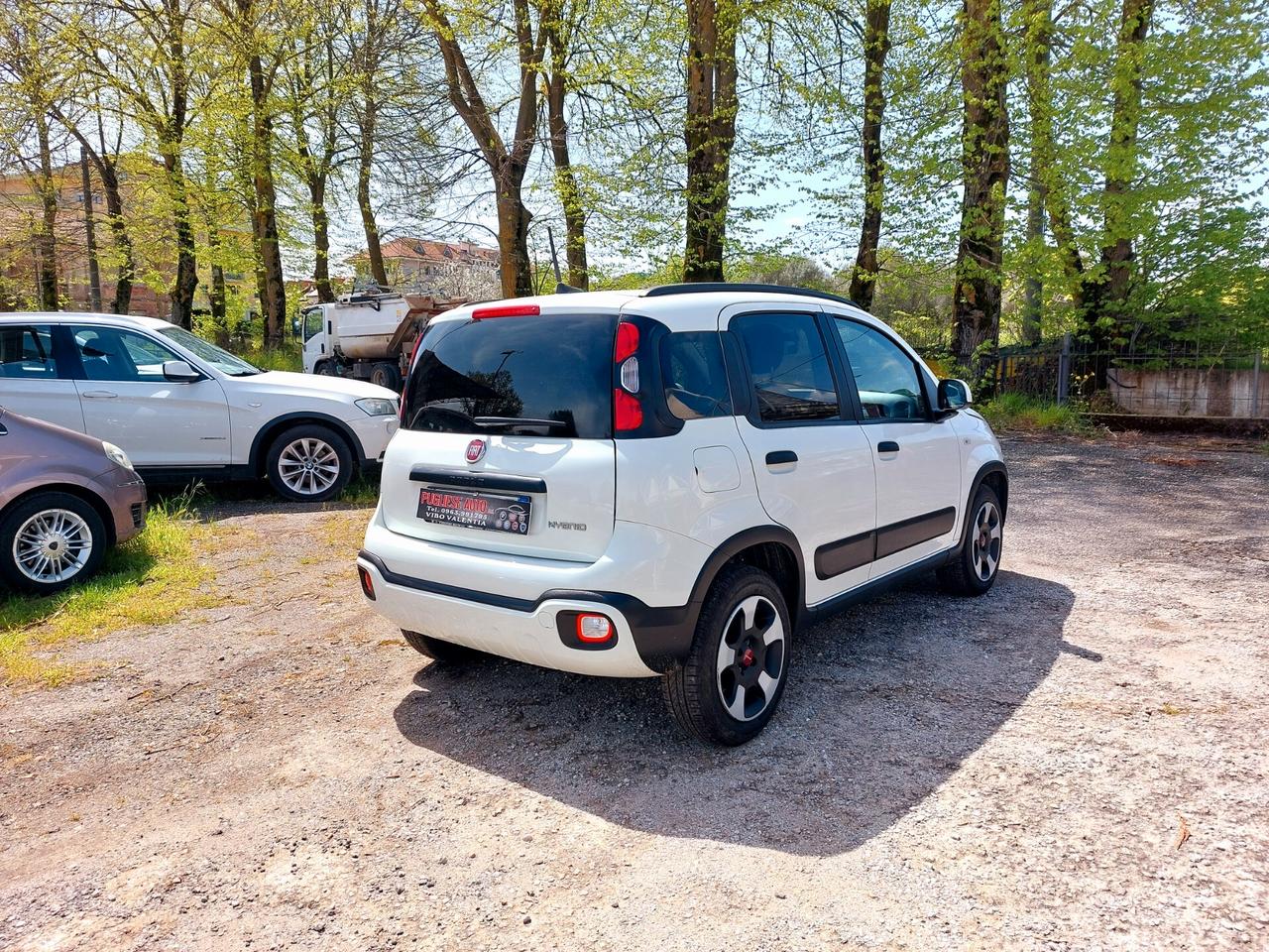 Fiat Panda 1.0 Hybrid City Cross - 18.000 Km.-2023