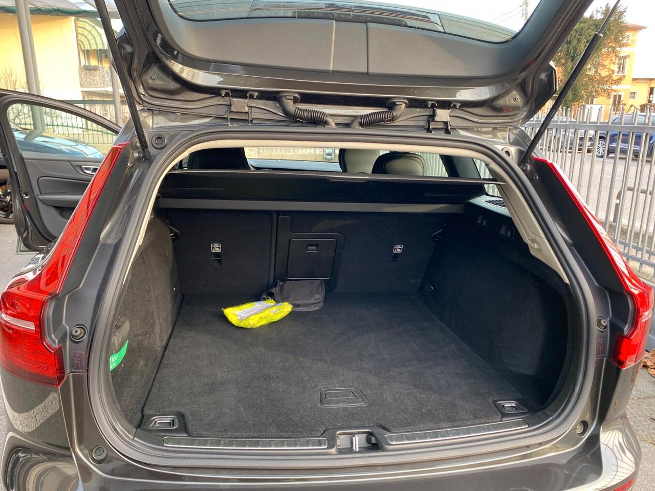 Volvo V60 B3 Geartronic Momentum Business - ibrida