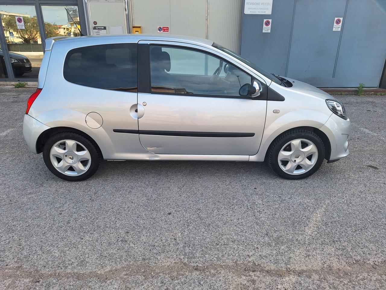 Renault Twingo 1.5 dCi 65CV Initiale NEOPATENTATI PASSAGGIO COMPRESO
