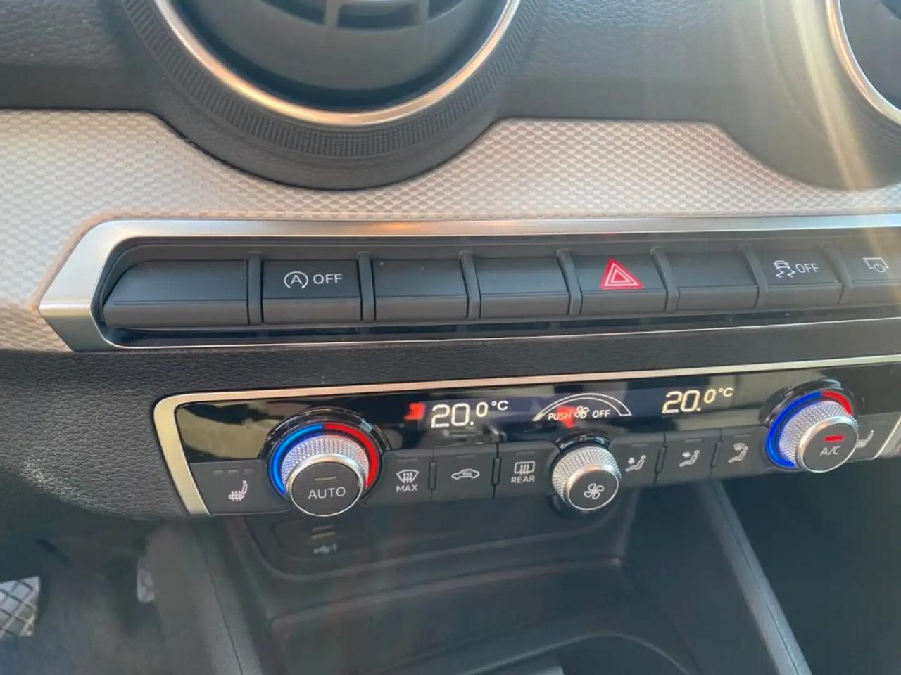 Audi Q2 35 TDI quattro S tronic Business