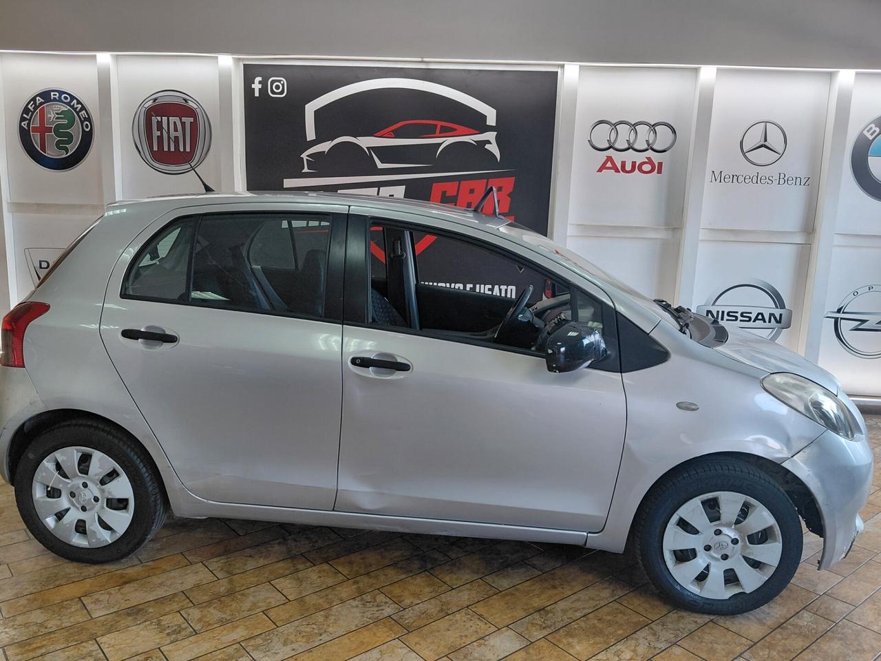 Toyota Yaris 1.0 5 porte GPL