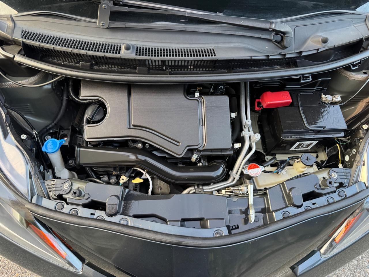 Toyota Aygo retrocamera tagliandata Neopatentati