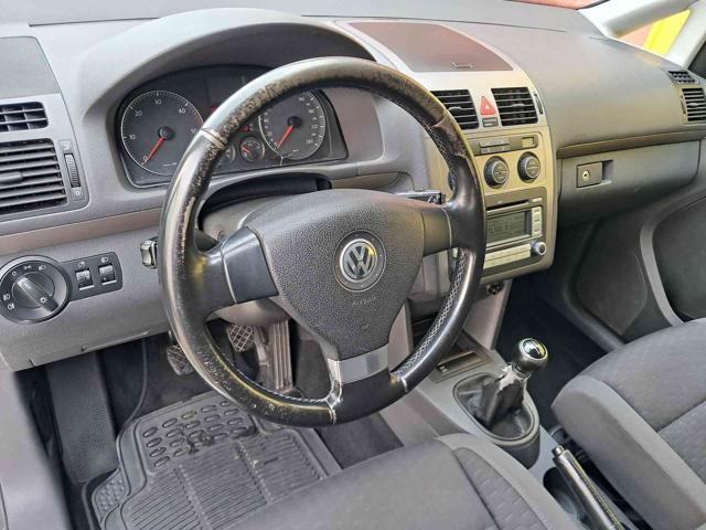 VOLKSWAGEN Touran 2.0 16V TDI Highline 7 posti neopatentati
