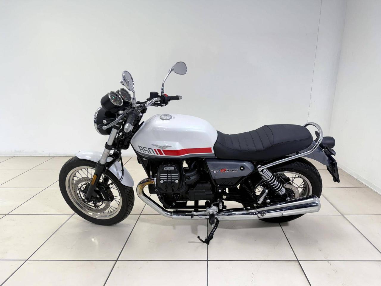 MOTO GUZZI V7 850 Special