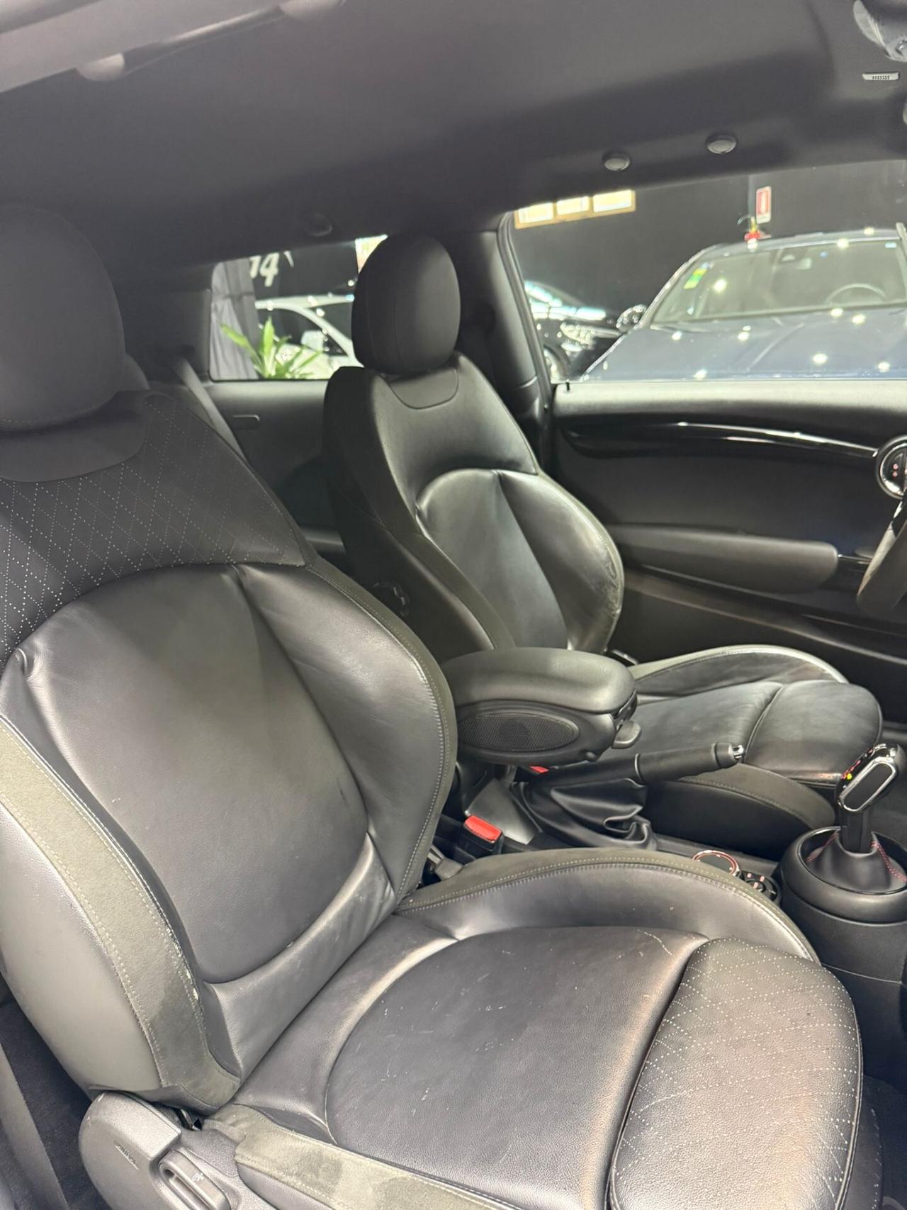 Mini John Cooper Works no super bollo