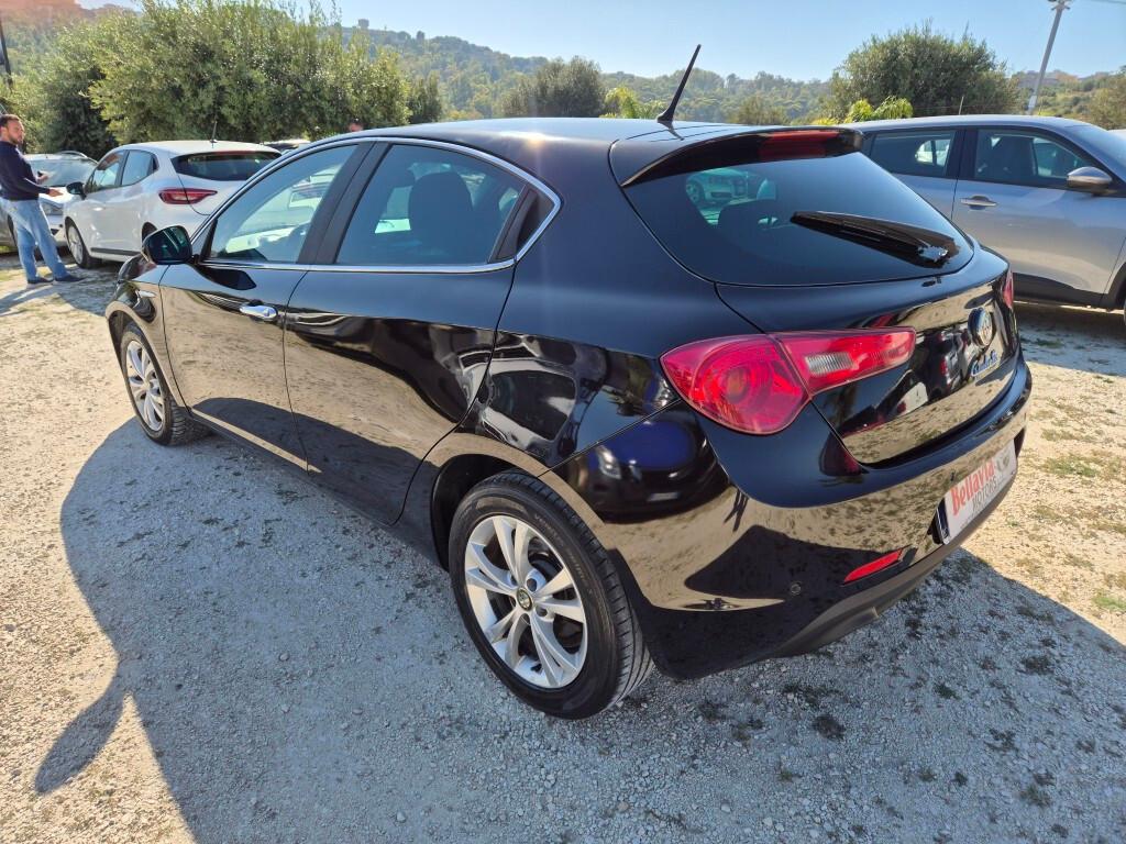 Alfa Romeo Giulietta 1.6 JTDm-2 105 CV Distinctive