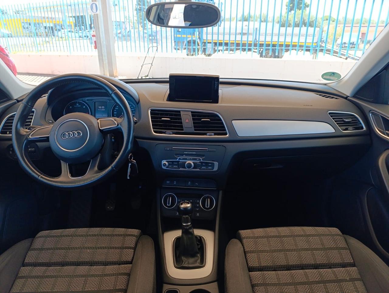 Audi Q3 2.0 TDI 120 CV Sport 2015
