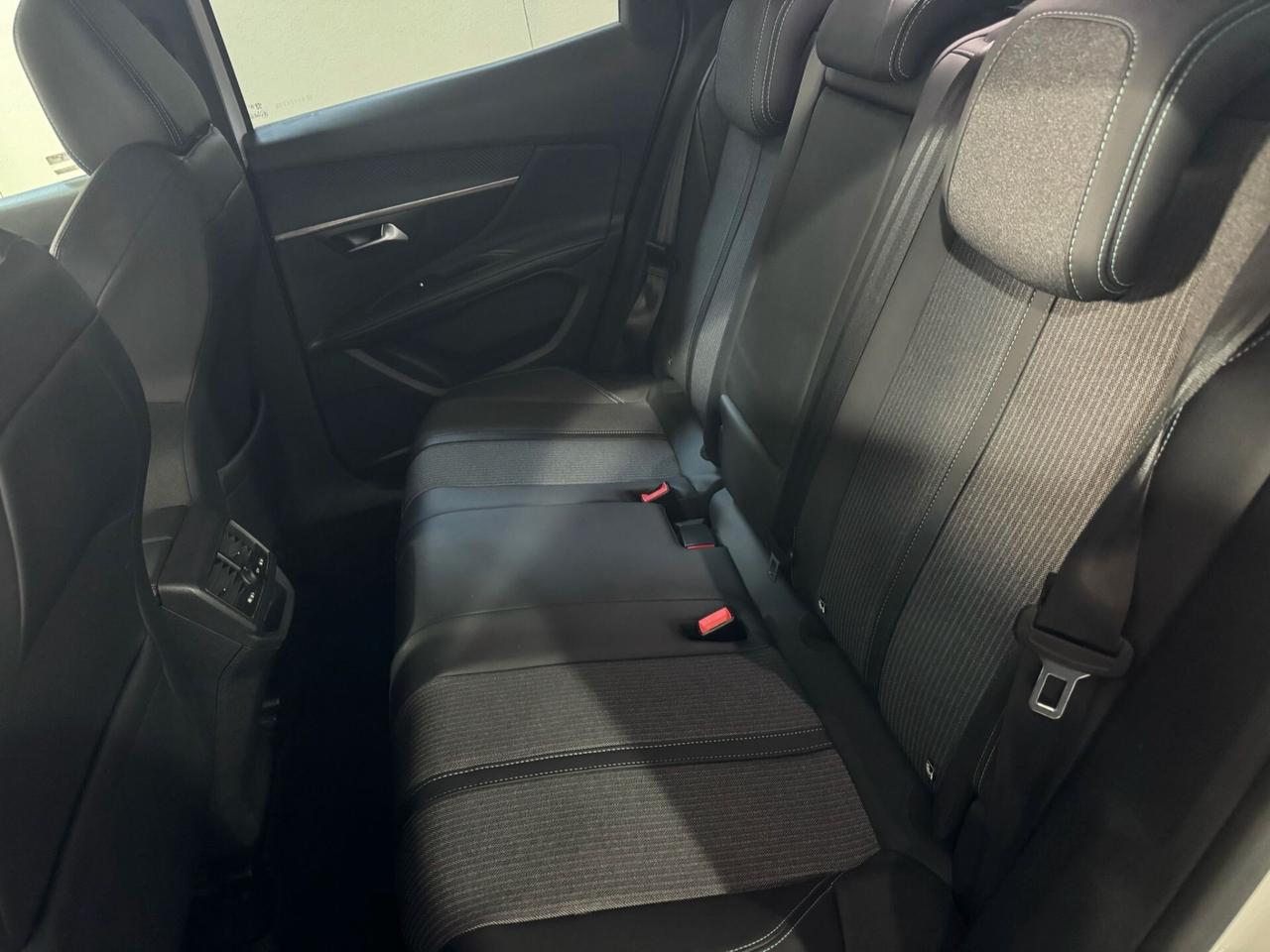Peugeot 3008 BlueHDi 130 S&S Active Pack 2022 - PARI AL NUOVO