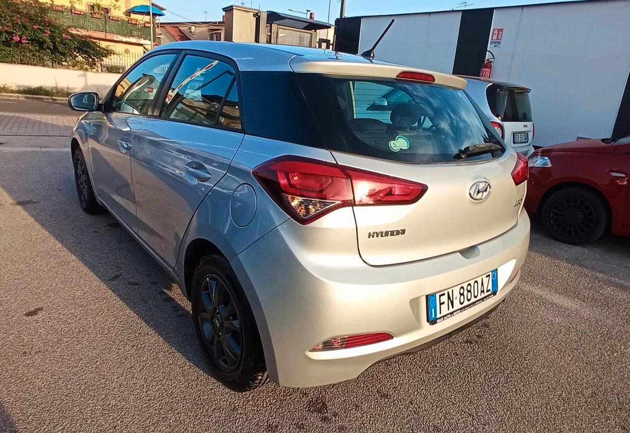 Hyundai i20 GPL CASA MADRE - 1 PROPRIETARIO!