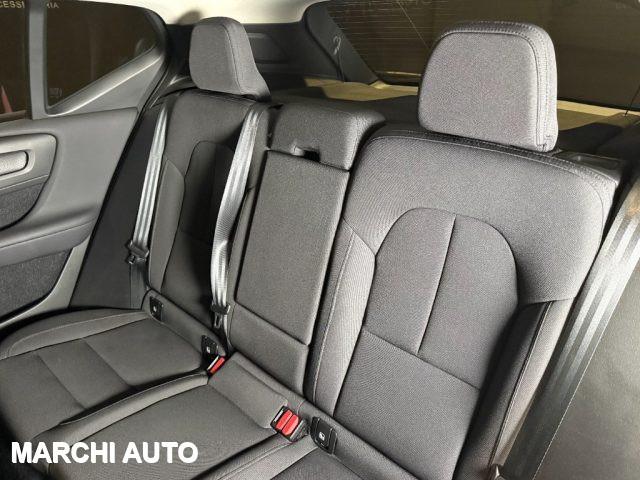 VOLVO XC40 T2 Momentum Pro