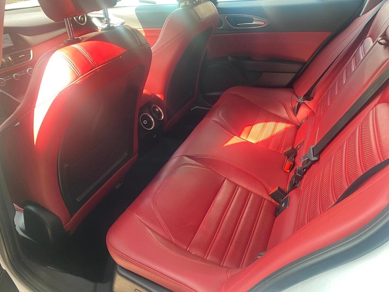 Alfa Romeo Giulia 2.2 Turbodiesel 210 CV AT8 AWD Q4 Veloce