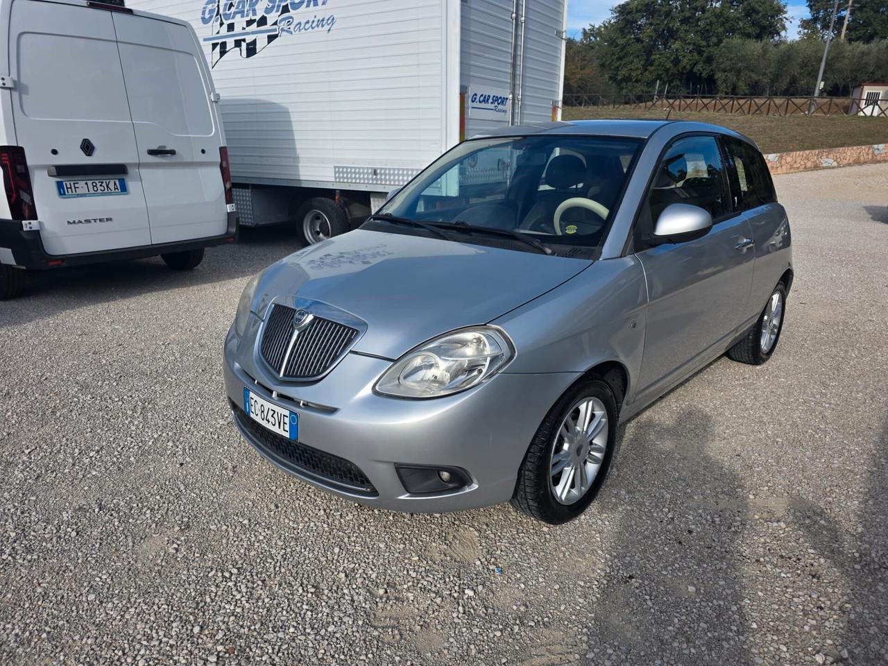 Lancia Ypsilon 1.3 MJT 75 CV Platino