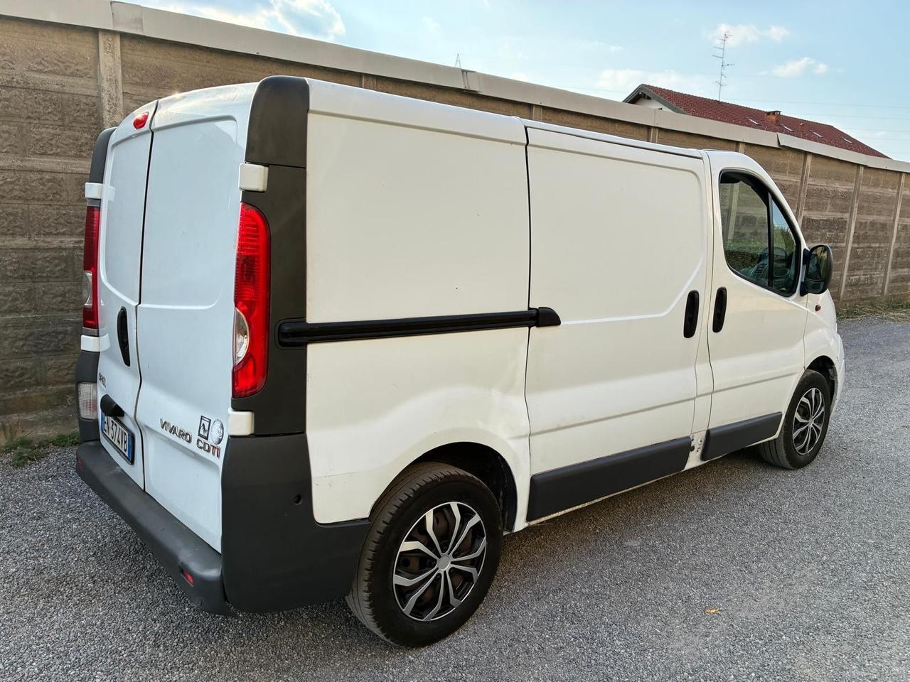 Opel Vivaro 2012