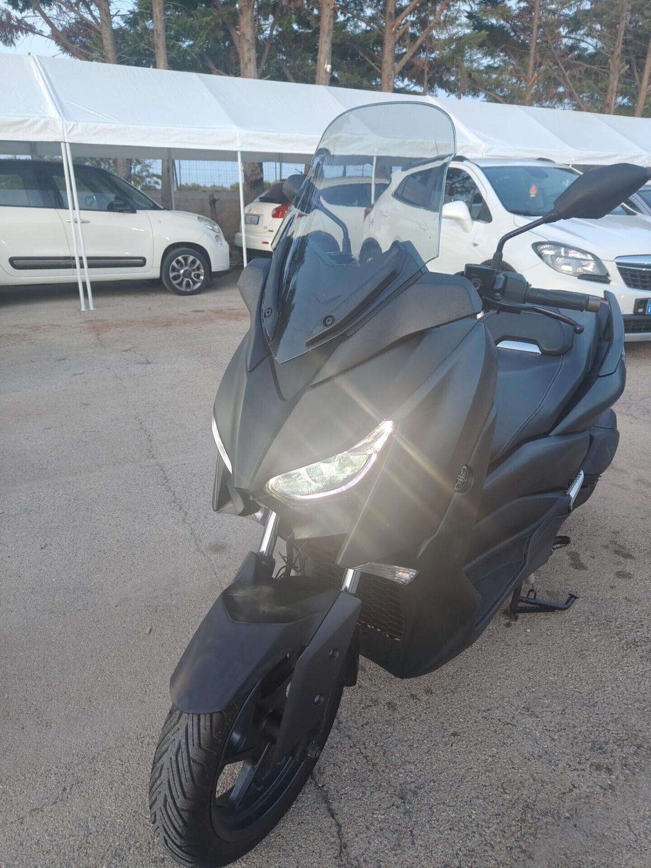 Yamaha X-Max 300 permuta auto/moto